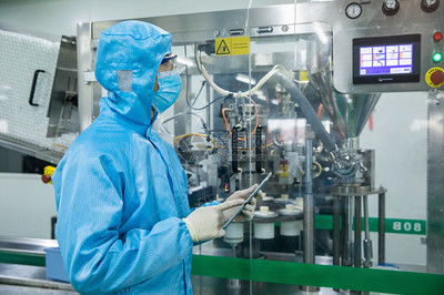 化工廠(chǎng)質(zhì)檢員 守護(hù)化工產(chǎn)品生產(chǎn)的質(zhì)量防線(xiàn)